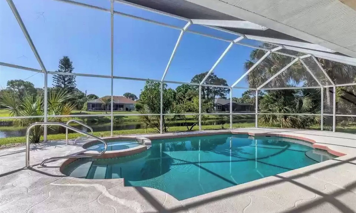 Long Meadow Villa | Villa with swimming pool & spa - Poolside Grill, Family-friendly, Water-view
