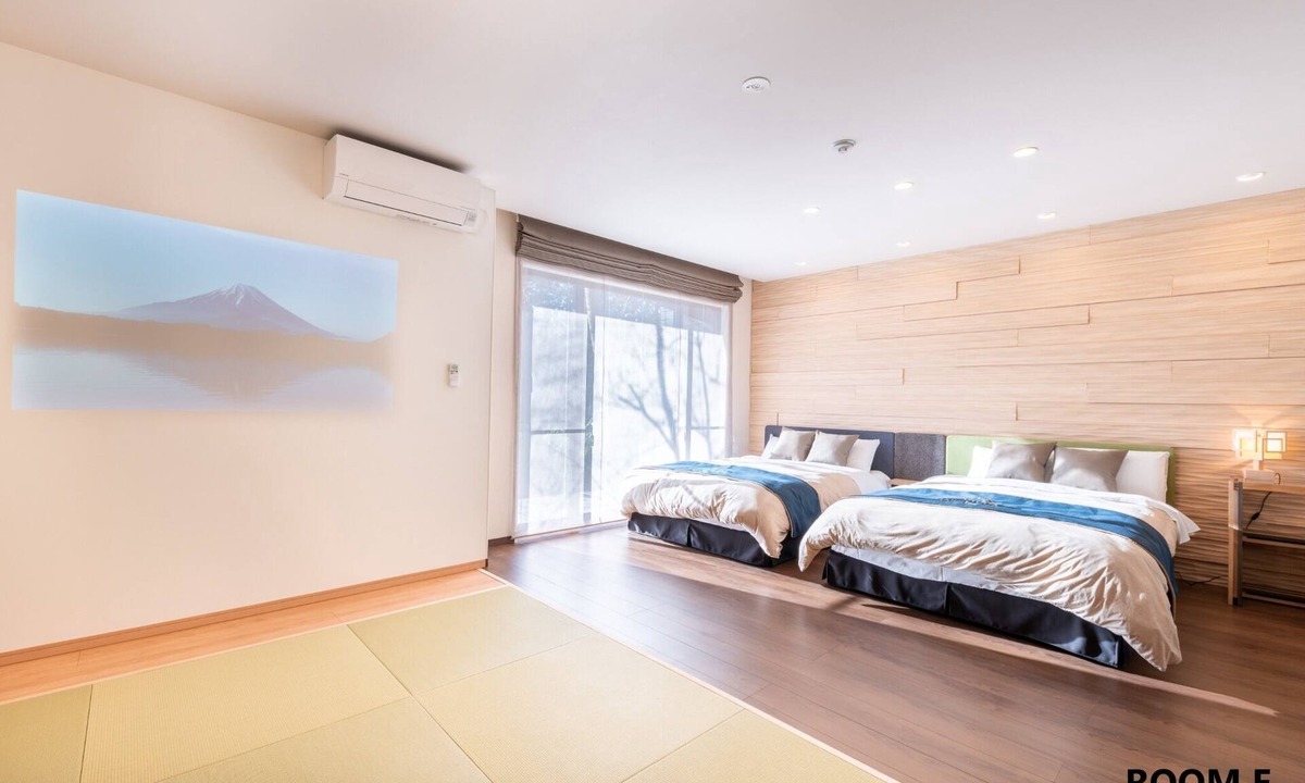 Hakone House | VILLAEJapaneseWestern style room with theater 4/Ashigarashimo-gun Kanagawa