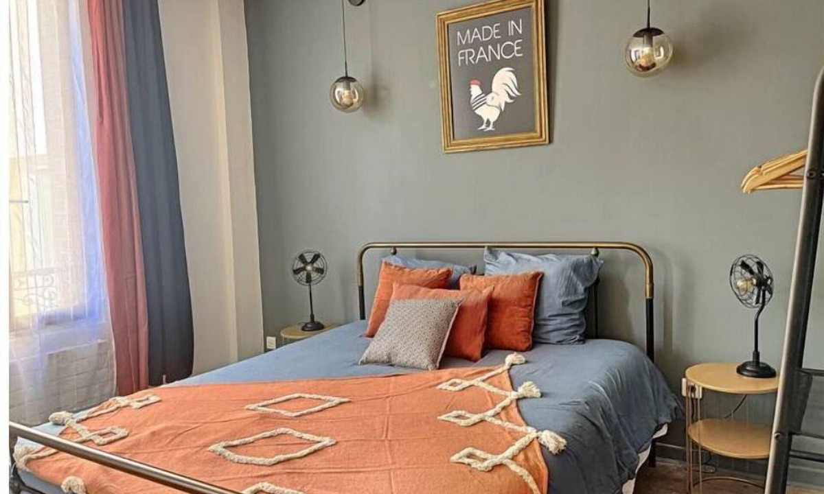Epinay-sur-Seine House | Vintage and Music townhouse - Paris in 15 minutes!