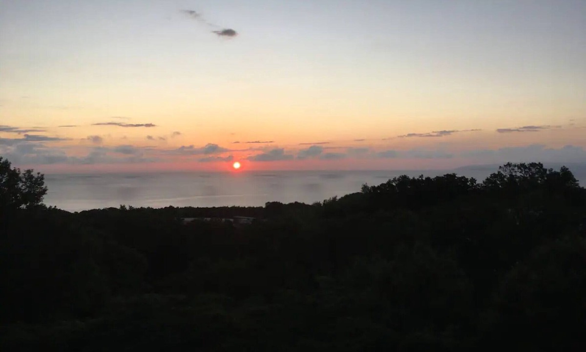 Futo House | Wake up to the morning sun and birds singing at Masaya Villa Extension /Ito Shizuoka