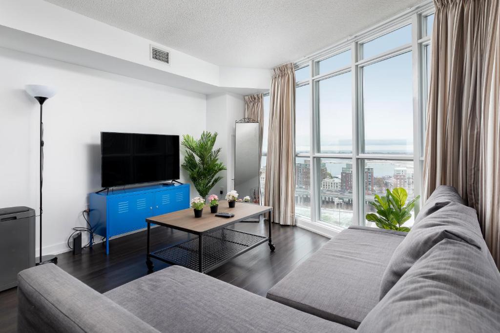 CityPlace Apartment | Walk To Rogers, Scotia Arena, CN Tower