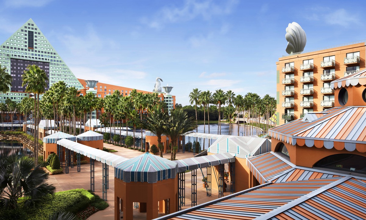 Bay Lake Hotel | Walt Disney World Swan