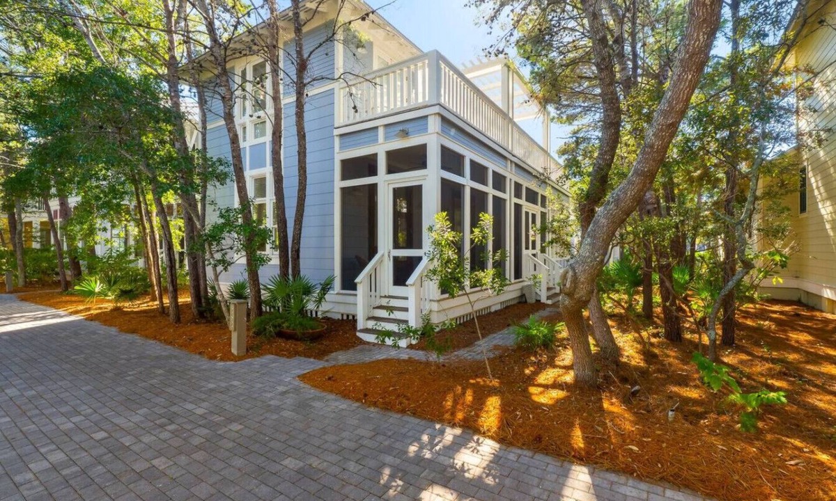 Cottage District House | Watercolor - Steps to Seaside | 4 bikes & Beach Club Included