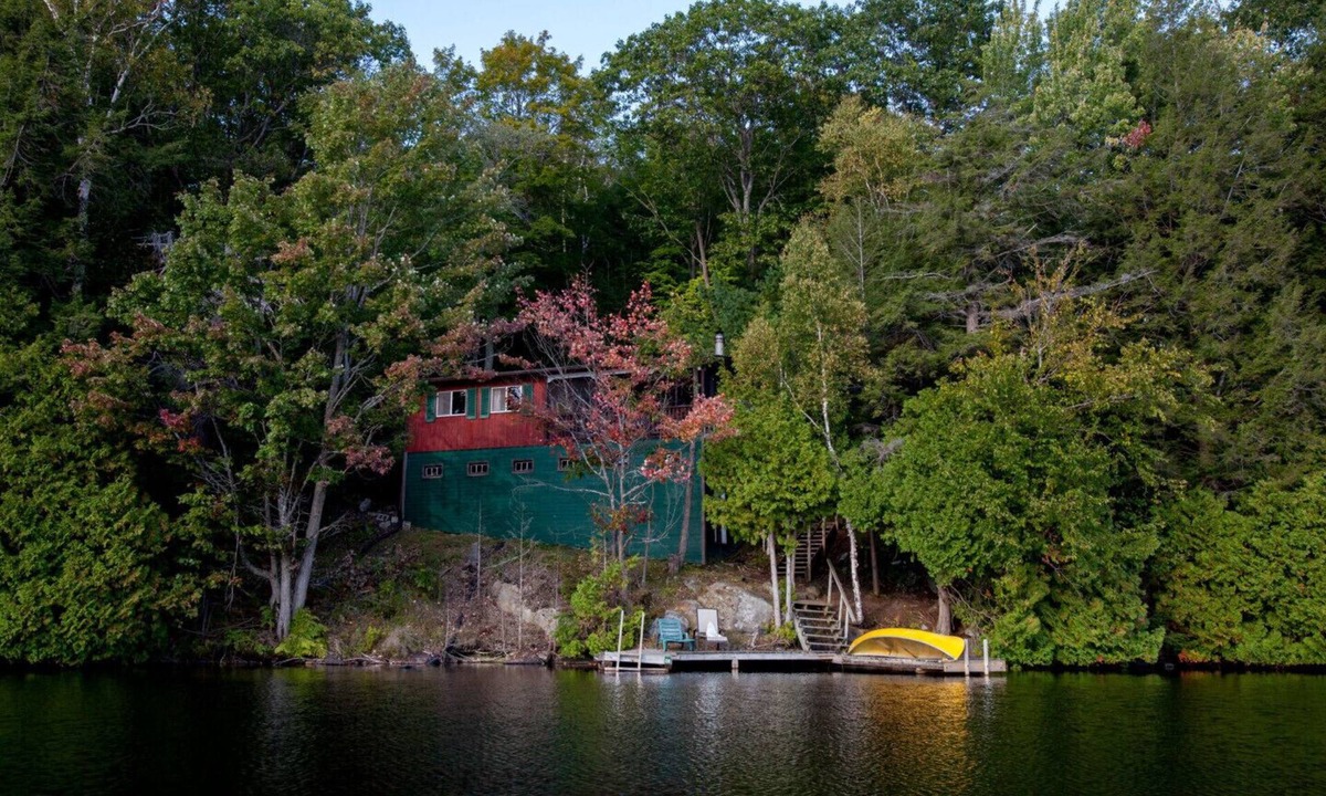 Seguin Cottage | Waterfront Deluxe 3 Bedroom Cottage near Muskoka