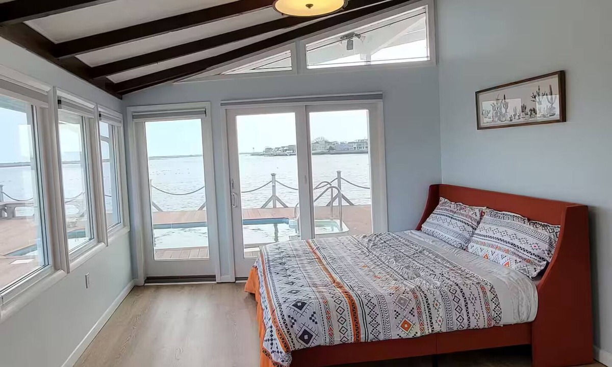 Freeport House | Waterfront Getaway Just 40 Min from Manhattan!