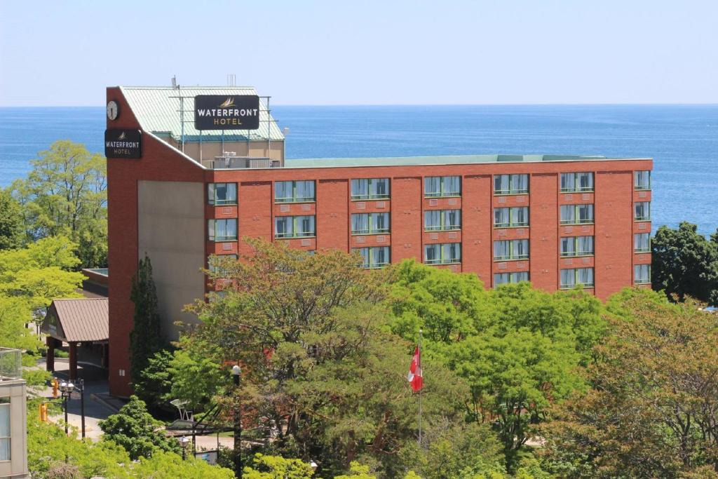 Burlington Hotel | Waterfront Hotel Downtown Burlington