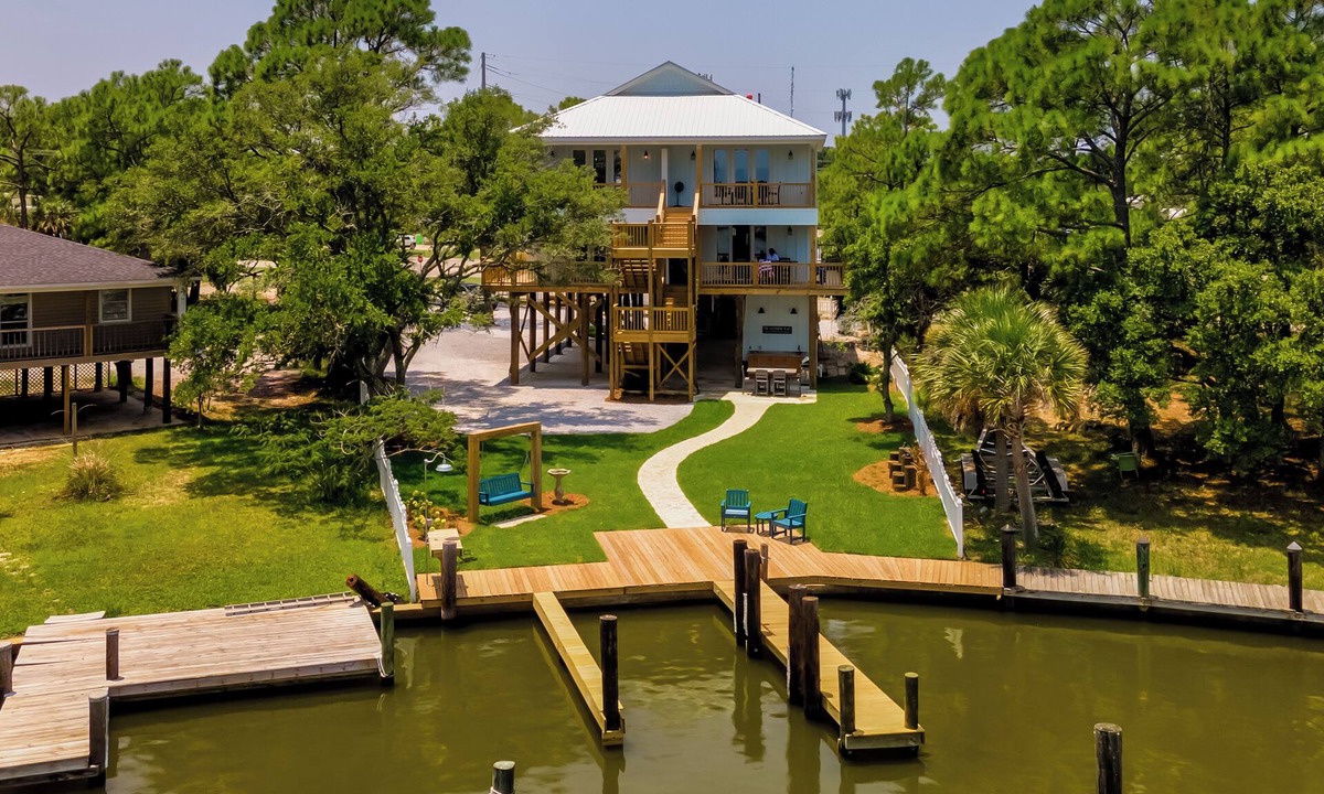 Pass Chateau Harbor Condo | Waterlemon Cay 1 Luxury Villa on Indian Bay with Boat Dock