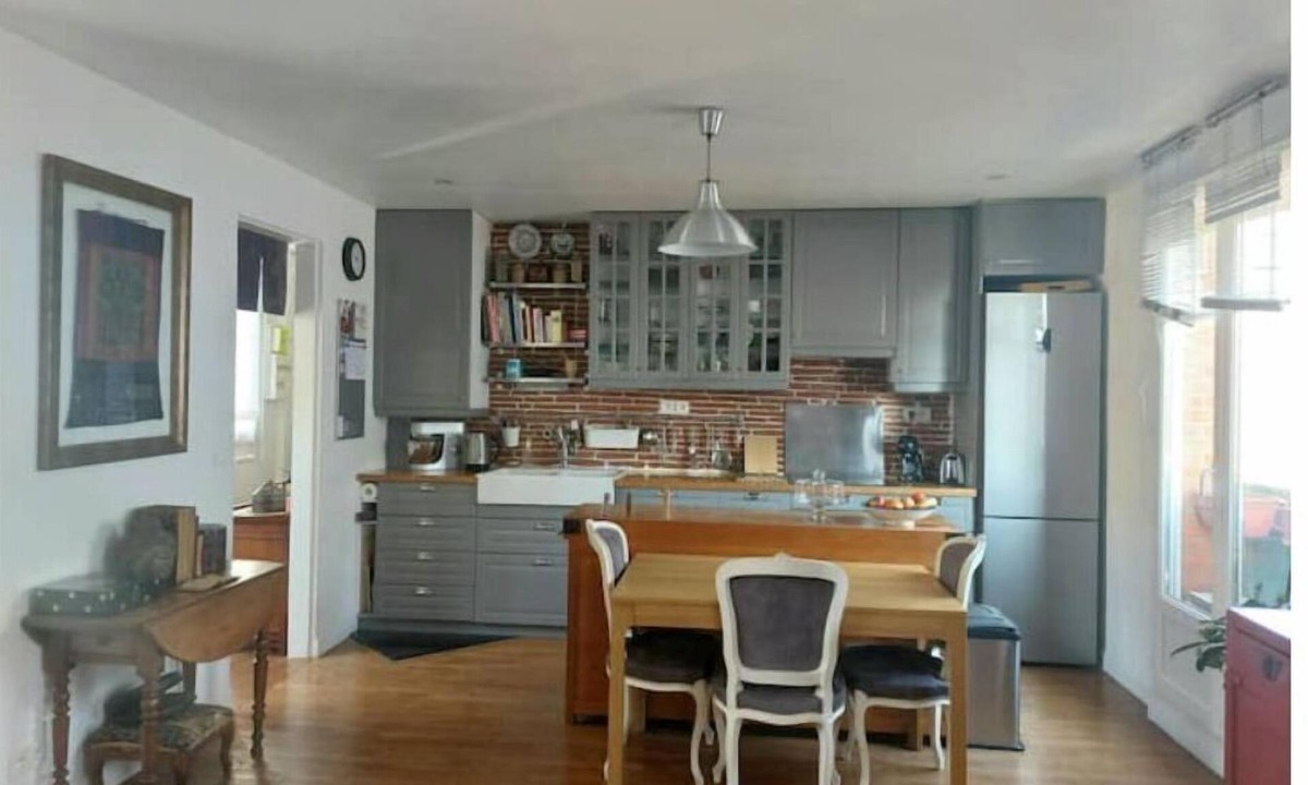 Amerique Apartment | Welcome to Emma in Gambetta! 2 bedrooms near Metro Porte des Lilas