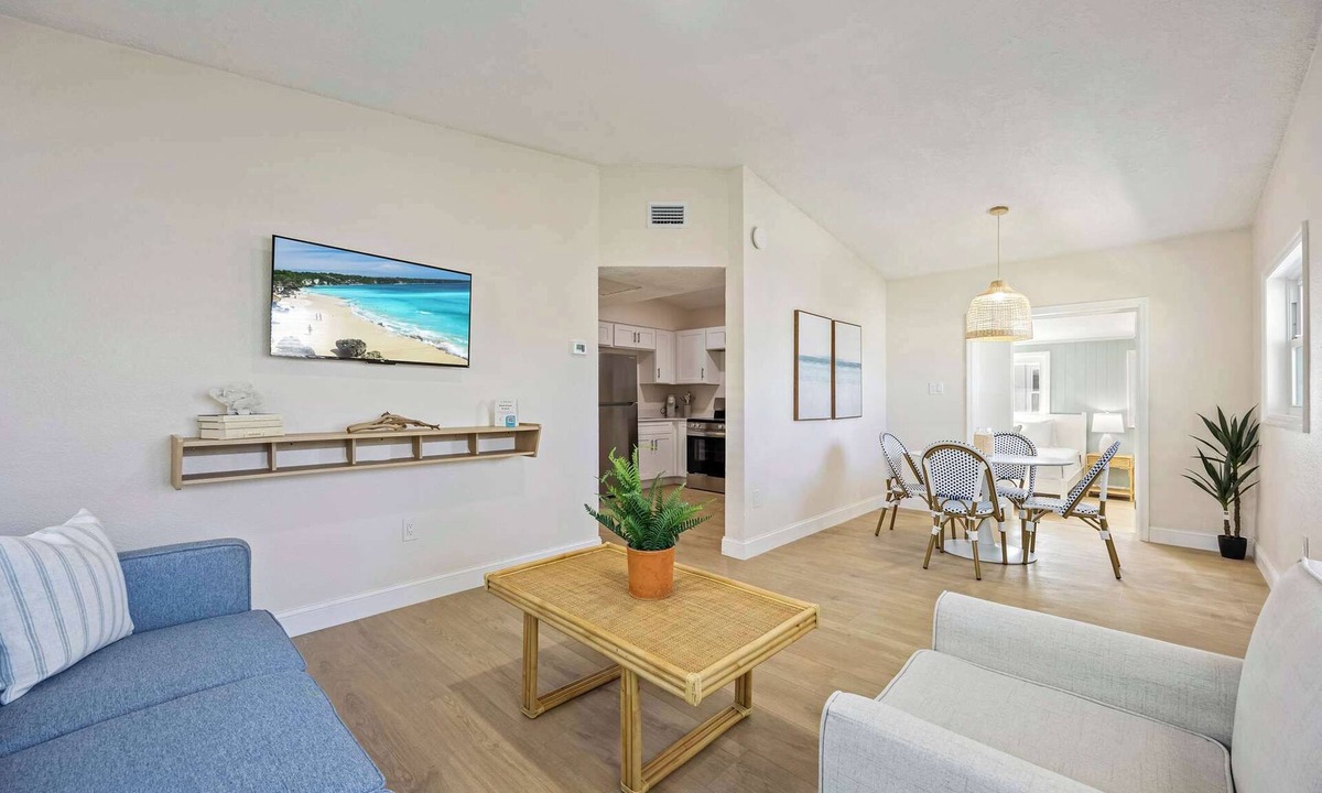 Parsuns To Cocoa Beach Apartment | Welcome to The Drift – Your Laid-Back Beach Escape in Cocoa Beach! 2/2