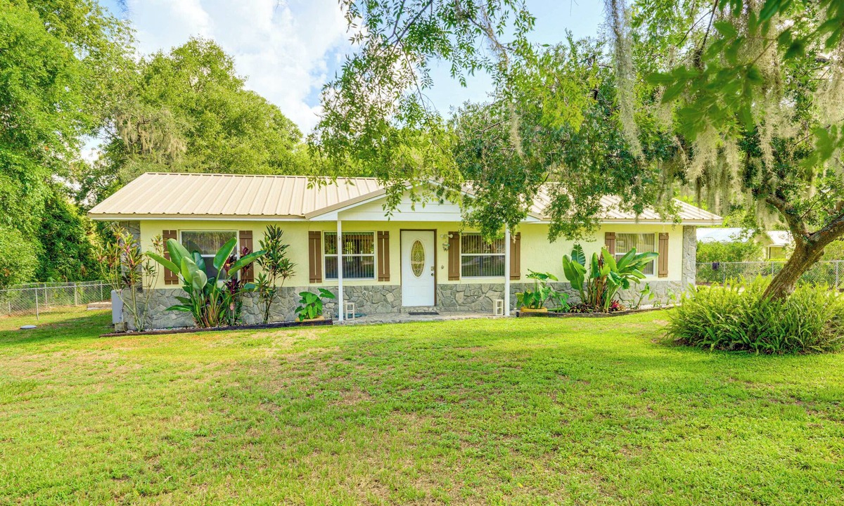 Bartow House | Welcoming Bartow Home Near Family Attractions!