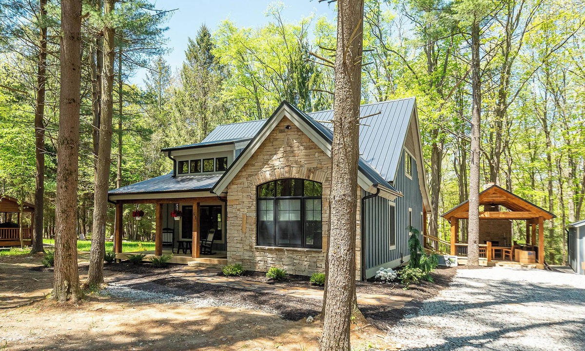 Oakland House | West Oak · Boat Slip · Hot Tub · 3 King Suites · Outdoor Fireplace