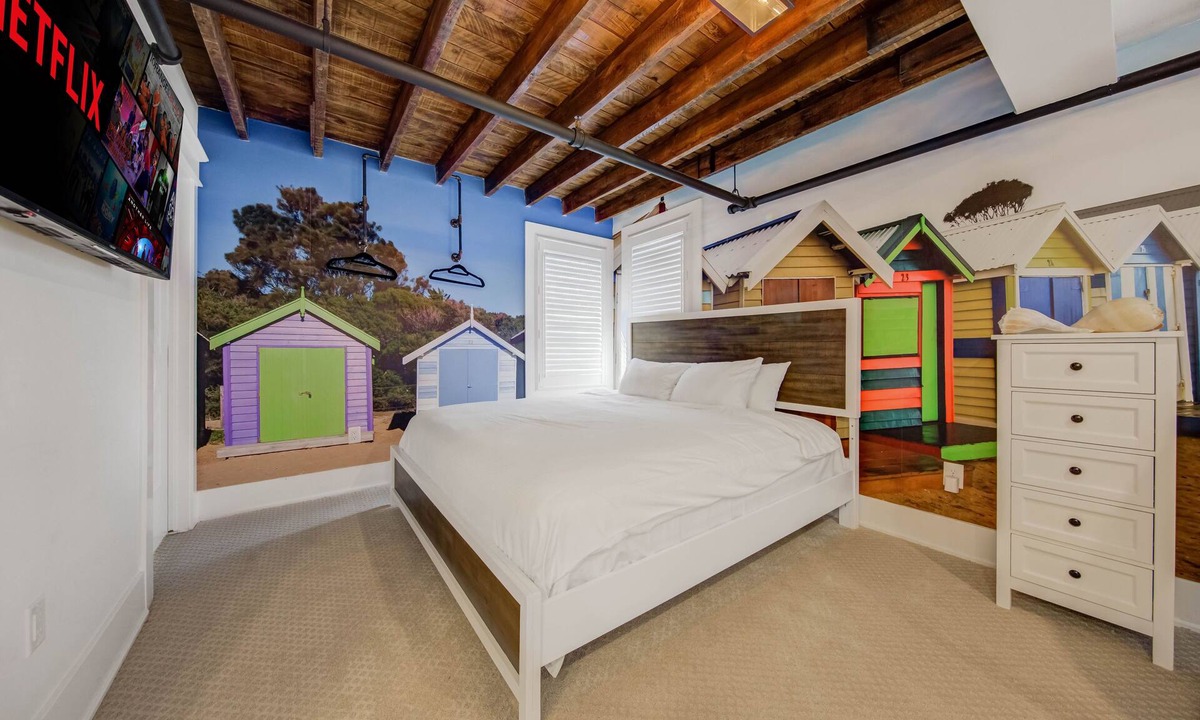New Toronto Hotel | Westlake Hotel - The Beach