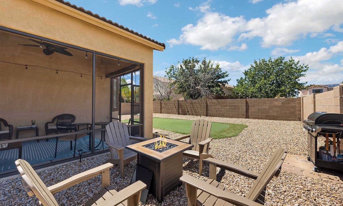 Rancho Vistoso House | Westminster Retreat - Contemporary Oro Valley home w/fire pit and putting green