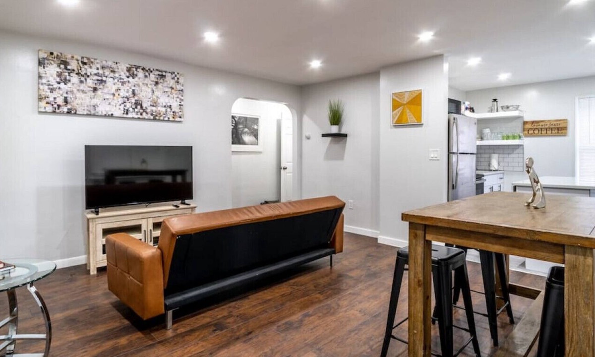 Harrisburg Apartment | WeWelcome you to our 2 bedroom Urban Apartment