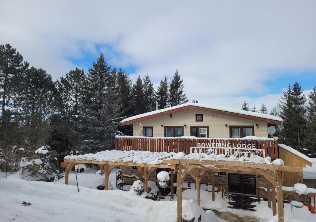 The Blue Mountains Apartment | Whispering Pines Suite at The Bowering Lodge