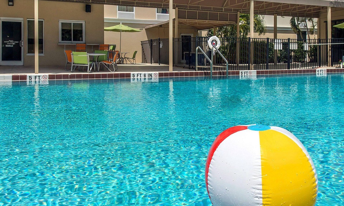 Tropic Hotel | Wildlife, Beaches, Nearby | Enjoy Comfort, Poolside And Highway Access | 2 units