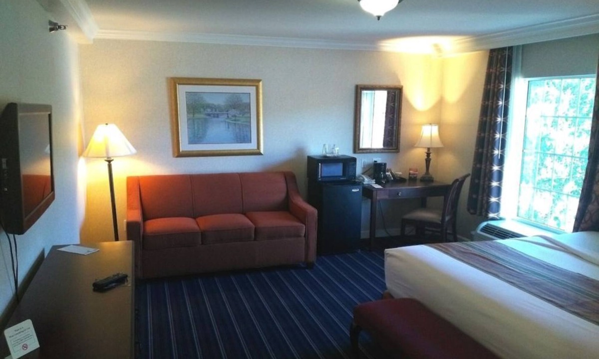 West Orange Hotel | Wilshire Grand Hotel. Cozy Stay with Gym