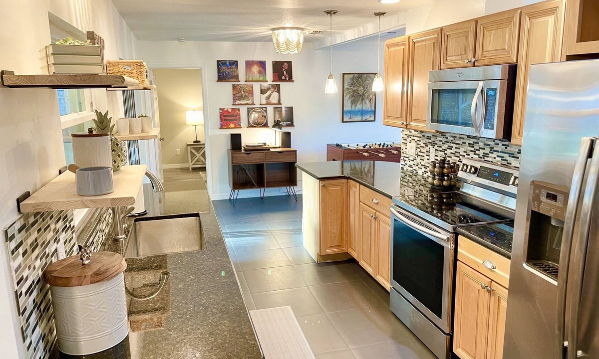 Goldenrod House | Winter Park Citrus Escape; sleeps 8, relaxing pool, family & pet friendly