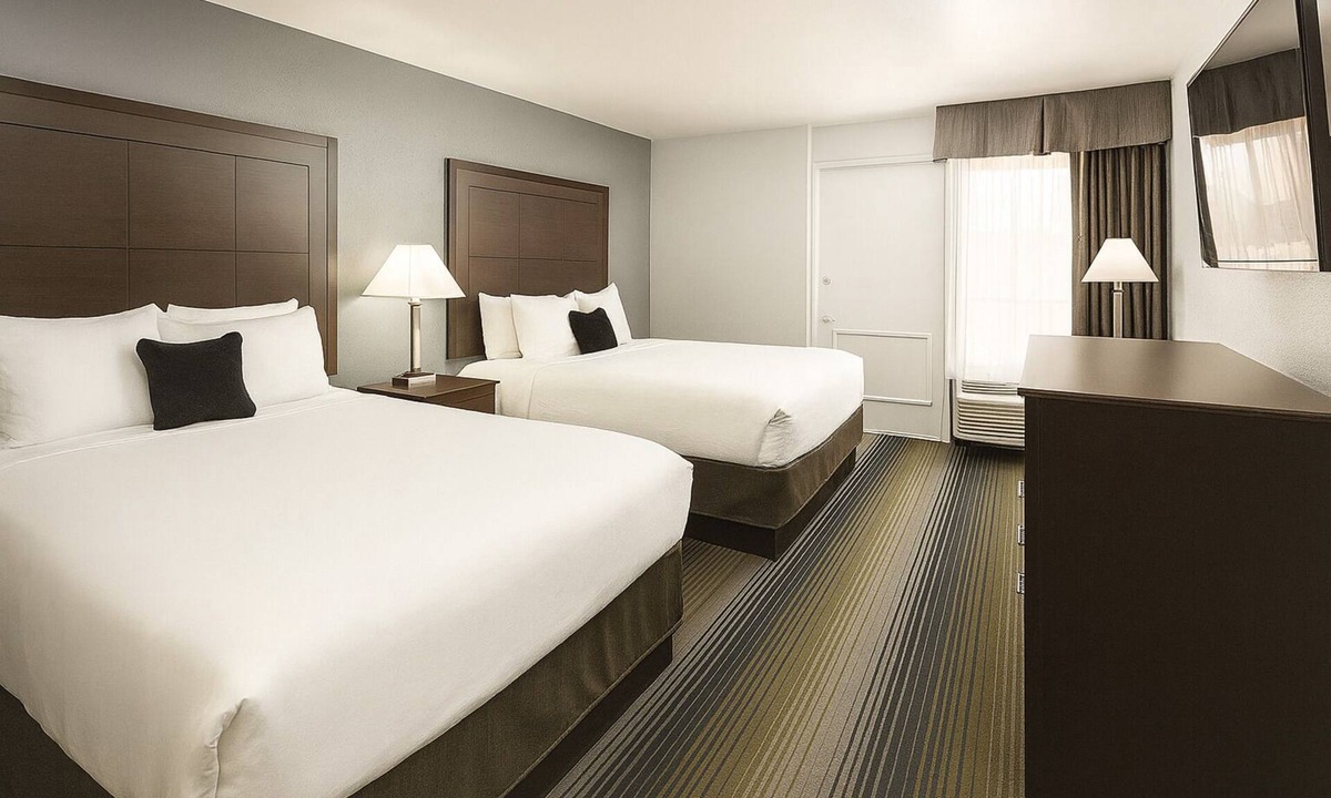 Downtown Tucson Hotel | Within walking distance of Tucson Museum of Art! With Pool Access & Free Parking