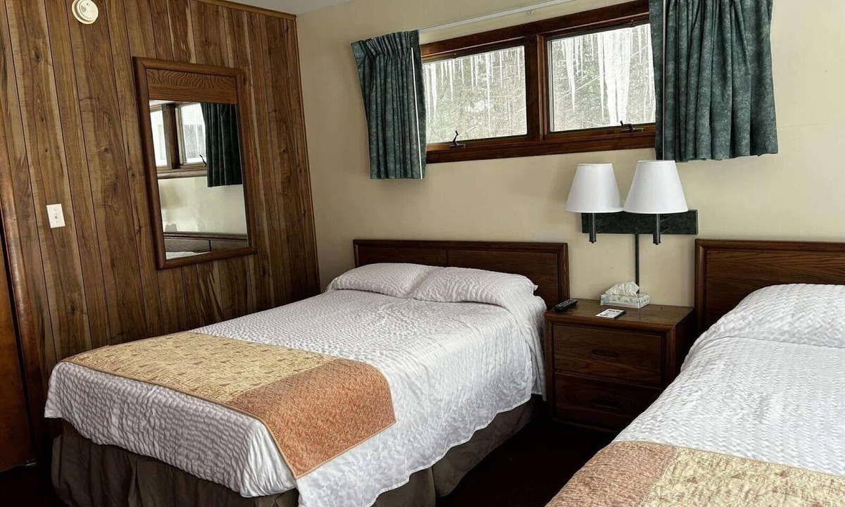 Hamilton Hotel | Wonderful 1-bedroom hotel room in charming Hamilton - #326 Taylor