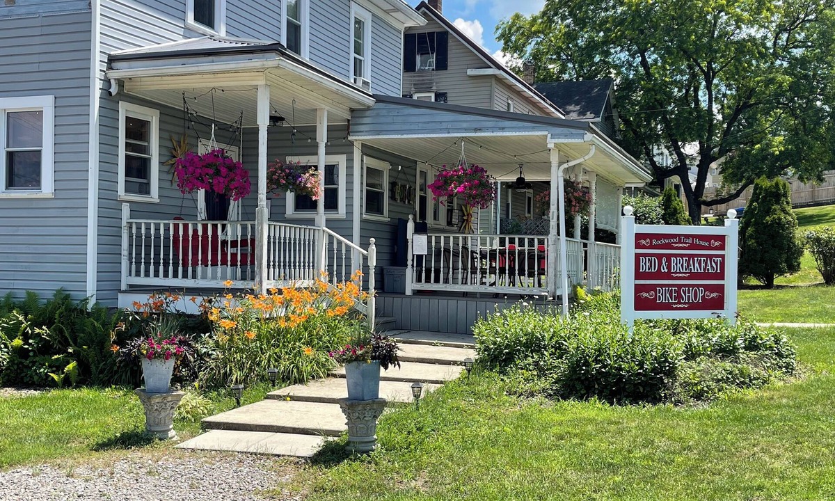 Rockwood Bed & Breakfast | Wonderful 5-bedroom bed & breakfast. Private guest rooms each with private bath.