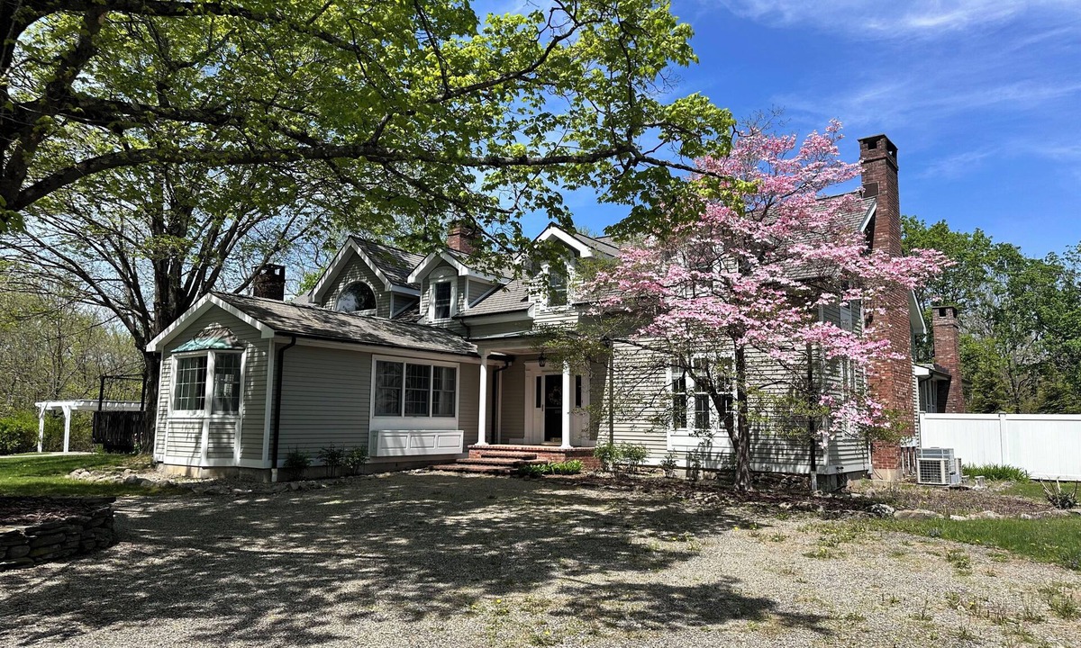 New Windsor House | Woodland Sanctuary - 6000ft retreat for pure relaxation!