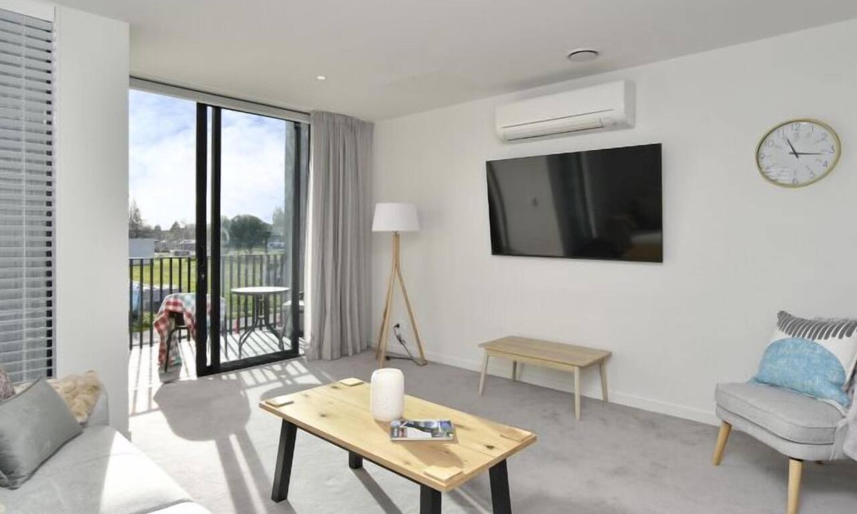 Christchurch City Centre Apartment | Worcester Terrace One -Top inner city location