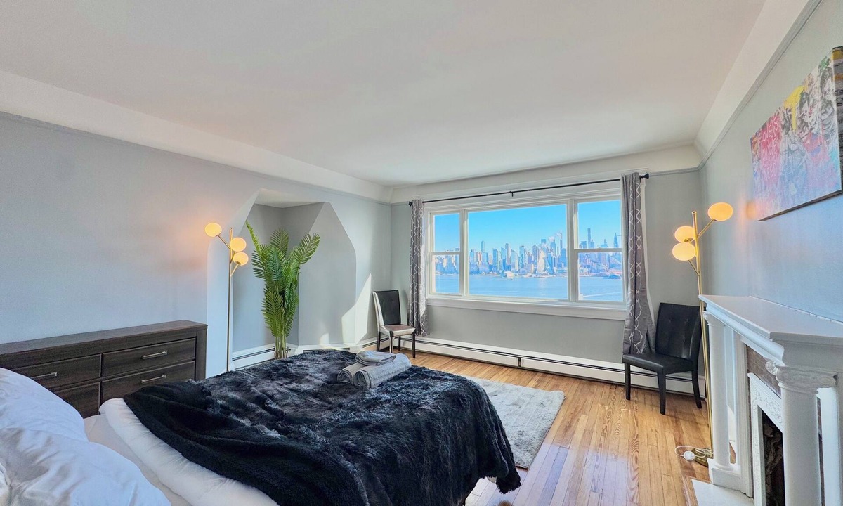 Weehawken Apartment | WORLD CUP Views of NYC - 15 min to NYC