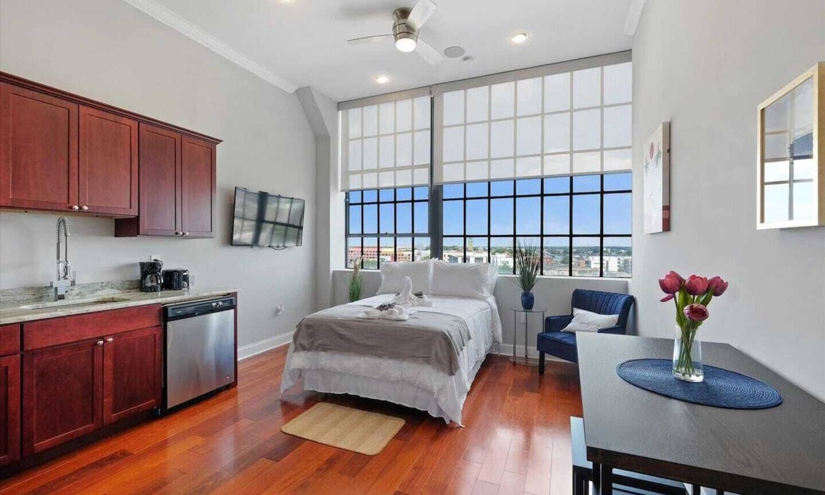 Olde Kensington Apartment | XL Studio - Luxury Studio Near Center City