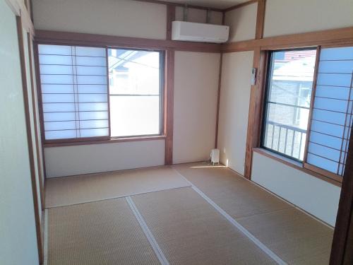 Nishitokyo House | YCS2 Guest house, good access to Shinjuku