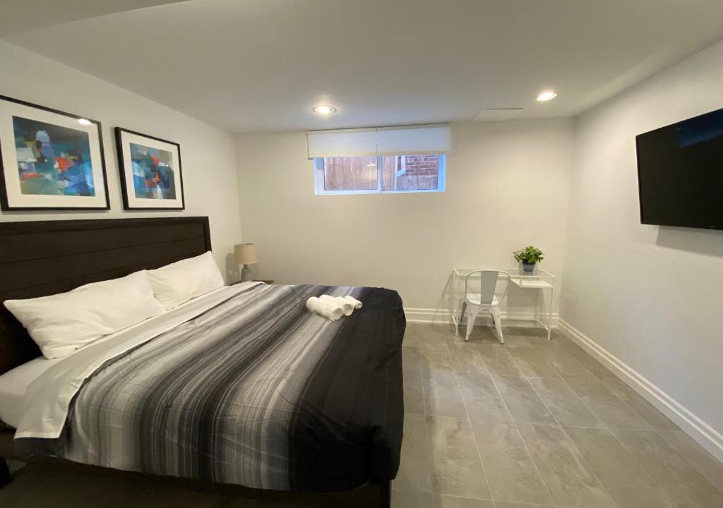 York Mills House | Yorkmills and Bayview !A Spacious and Modern Private Bdr with Shared Bathroom