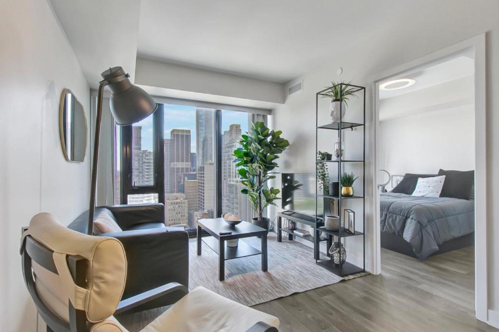 Bloor-Yorkville Apartment | Yorkville Luxury: Modern 1-Bed Condo, Fall in Love
