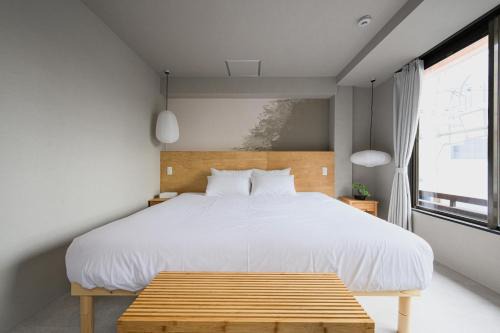 Honmachi House | Zen Premium Suite Newly Renovated Luxury Home 2King Beds Near Shinjuku