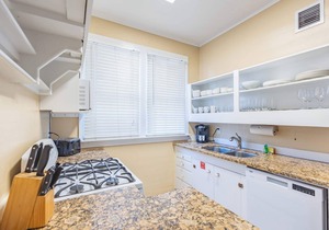 1 Block to Duval St | Banana's Foster Guesthouse