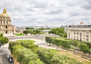 160M2 EXCEPTIONAL HOME IN THE LINE OF AVE DE BRETEUIL &INVALIDES CATHEDRAL