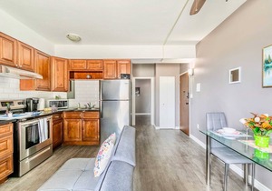 1BR Prime Apartment - King Bed!