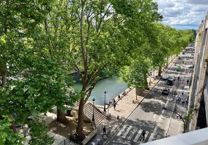 2-bedroom apartment overlooking the Canal Saint Martin