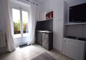 2-room apartment with terrace, near Paris