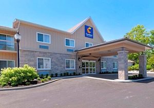 2-Star Hotel ∙ Comfort Inn & Suites Thousand Islands Harbour District