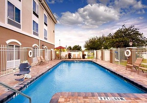 2-Star Hotel ∙ Holiday Inn Express Lake Wales North-Winter Haven, an IHG Hotel