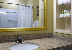 2-Star Hotel ∙ Holiday Inn Express Sebring, an IHG Hotel