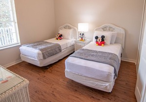 ✨ 20 MINUTES TO DISNEY! An Oasis Island Vibe 3BR/2BA - Bayside Disney ✨