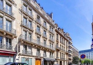 220M2 AVE MONTAIGNE-HI END LUXURY IN CHAMPS ELYSEE