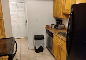2BR/2BA Condo with King Bed, A/C and Free Parking