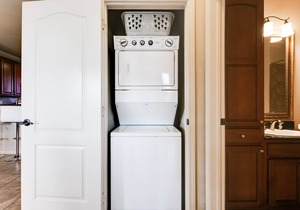 3 Bed 3 Bath Pool View High End Corner Condo