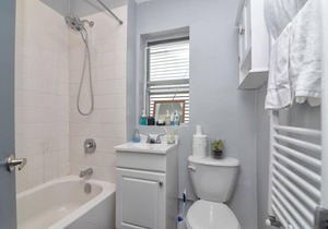3 Bedroom Leslieville Flat With Roof Terrace