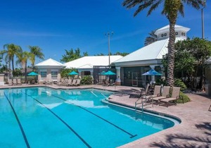 3 Bedroom Resort Style Condo, 3 Miles to Disney!