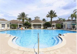 3 Bedroom Resort Style Condo, 3 Miles to Disney!