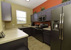 3 bedroom villa (Sleeps 8) in a tropical Tuscan style resort near Disney
