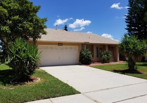 3 BR Private Pool Home 5miles from Disney - Free Pool + Spa Heat & Gas Grill